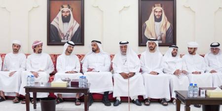 وزير الداخلية يعزي في وفاة زايد بن صقر الفلاحي - الهلال الإخباري