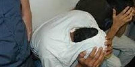 "فتش عن المرأة".. حبس 3 متهمين بالتعدي على سائق في النزهة - الهلال الإخباري