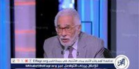 نجل عبدالرحمن أبو زهرة: والدي لم يصاب بمرض آلزهايمر ويرفض التحدث - الهلال الإخباري