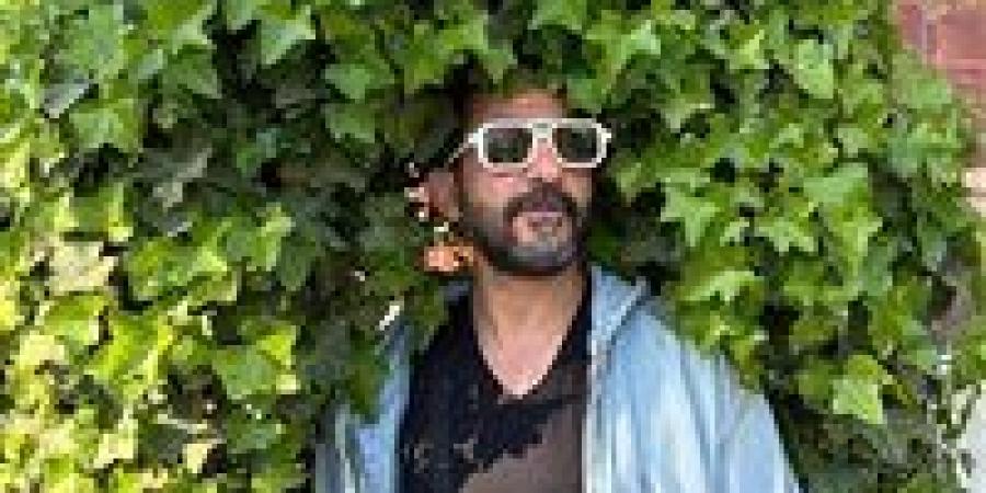 صورة مضحكة.. أحمد حلمي يمازح جمهوره في أحدث ظهور - الهلال الإخباري