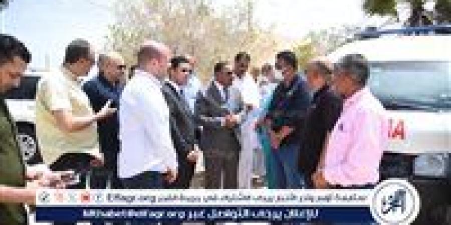 محافظ مطروح يتفقد القافلة الطبية المجانية بشمس الحكمة - الهلال الإخباري