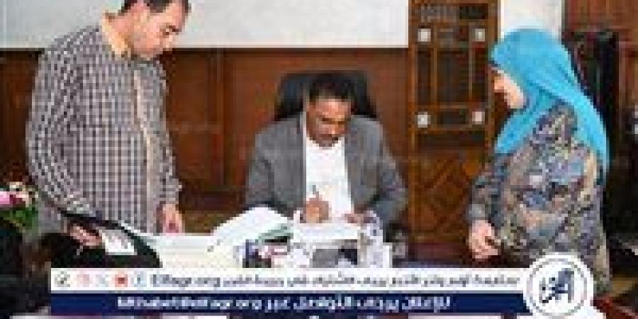 محافظ مطروح يعتمد قرارات لجنة البت فى طلبات التقنين على أراضي الدولة - الهلال الإخباري
