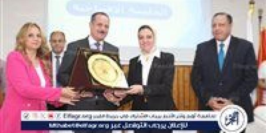 نائب رئيس جامعة عين شمس تفتتح المؤتمر السنوى لكلية الآداب بعنوان - الهلال الإخباري