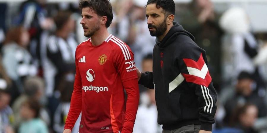 مدرب مانشستر يونايتد يدفع تذاكر الطاقم وعائلاتهم لحضور النهائي الأوروبي - الهلال الإخباري