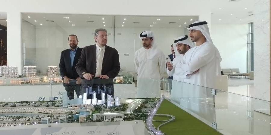 الحمرية و«أجمل مكان» يبحثان فرص التعاون الرياضي والمجتمعي - الهلال الإخباري