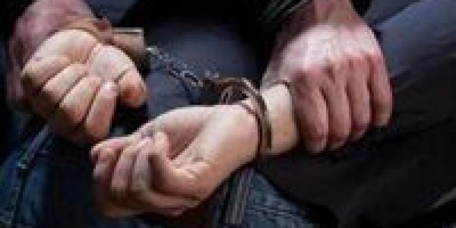 بوست تحذيري كشف المستور.. القبض على المتهم بارتكا أفعال خادشة بـ ميكروباص بالقاهرة - الهلال الإخباري