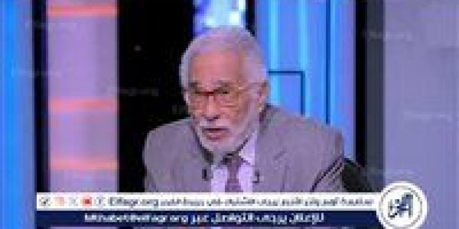 نجل عبدالرحمن أبو زهرة: والدي لم يصاب بمرض آلزهايمر ويرفض التحدث - الهلال الإخباري