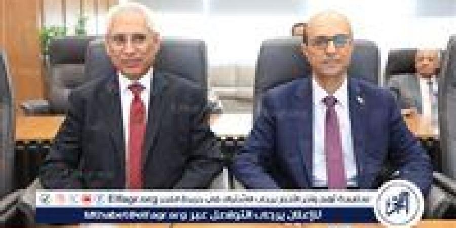رئيس جامعة أسيوط يشارك في اجتماع مجلس الجامعات الأهلية بالعاصمة الإدارية الجديدة - الهلال الإخباري