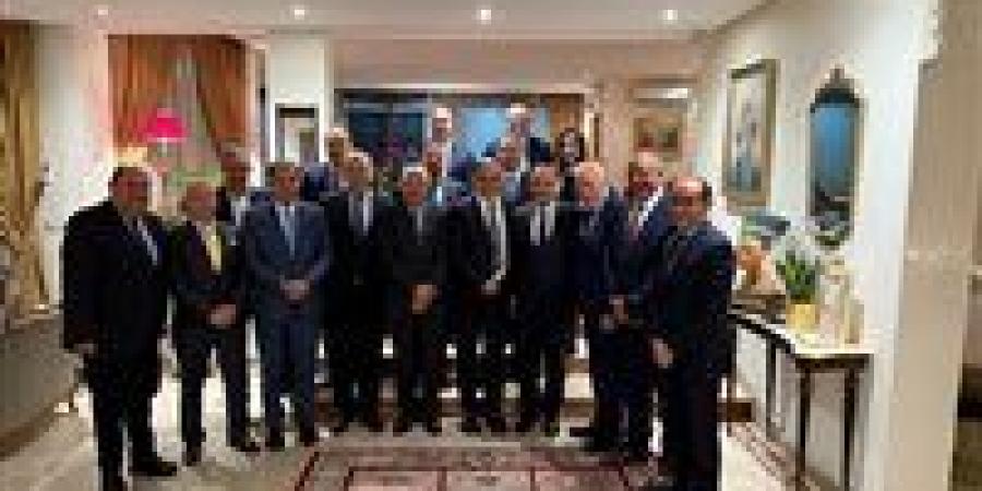 وزير الخارجية والهجرة يلتقي مجموعة من كبار رجال الأعمال ورؤساء البنوك المغربية - الهلال الإخباري
