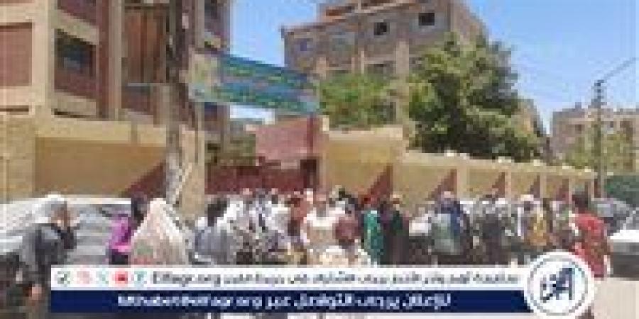 طلاب وطالبات الشهادة الإعدادية يؤدون امتحانى العلوم واللغة الإنجليزية فى أسيوط اليوم - الهلال الإخباري