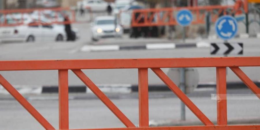 الجيش الإسرائيلي يضيق الخناق على الضفة ويغلق مداخل المدن - الهلال الإخباري