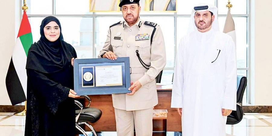 شرطة الشارقة تكرّم «الأولى» بمبادرة النبض السيبراني - الهلال الإخباري