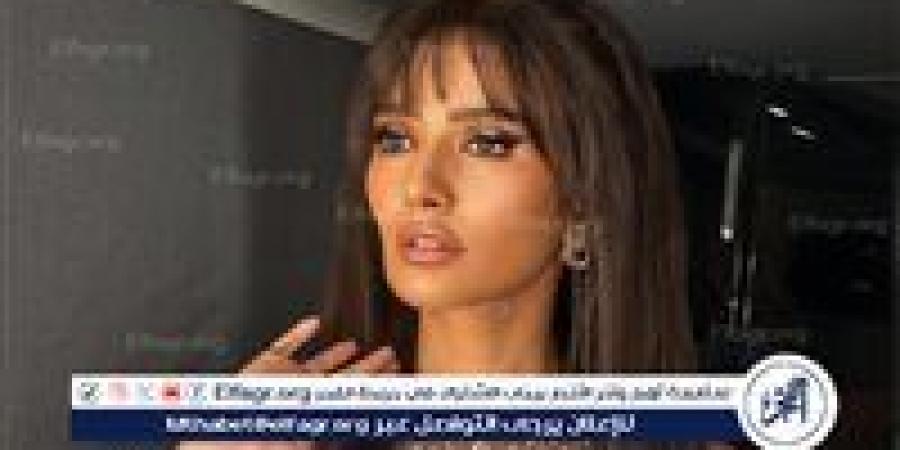 زينة تواصل تصوير فيلم "الشيطان شاطر" بشوارع وسط البلد - الهلال الإخباري
