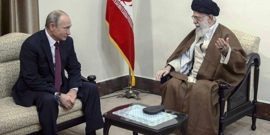 خامنئي يحث بوتين على فعل المزيد بعد الضربات الأمريكية - الهلال الإخباري