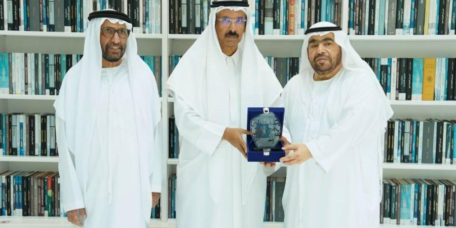 وجوه وأحداث في تاريخ الإمارات.. على طوابع البريد - الهلال الإخباري
