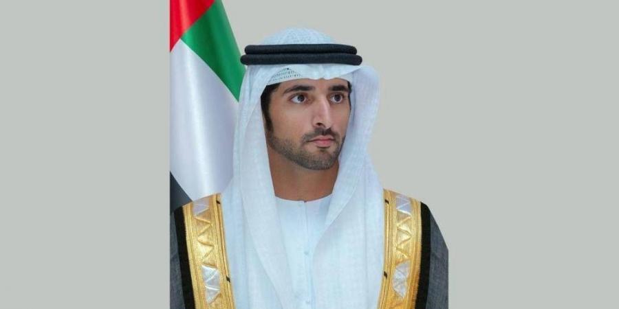 حمدان بن محمد في رائعة شعرية: الله يعز أهل قطر.. في ظل قائدها تميم (فيديو) - الهلال الإخباري