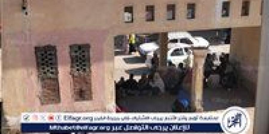 قلوب على الأبواب.. أمهات ينتظرن نبض النجاح أمام لجان الثانوية العامة ببني سويف - الهلال الإخباري